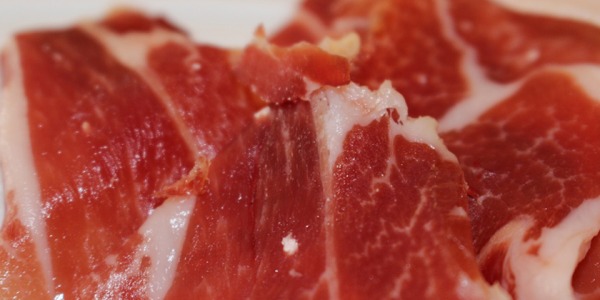 ¿Sabes empezar a cortar un jamón correctamente?