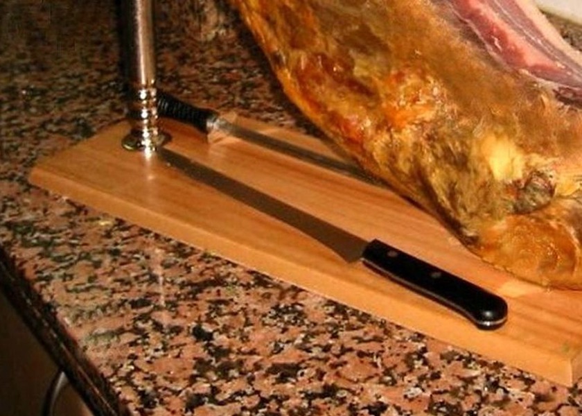 ¿Sabes cómo conservar tu jamón en el jamonero?